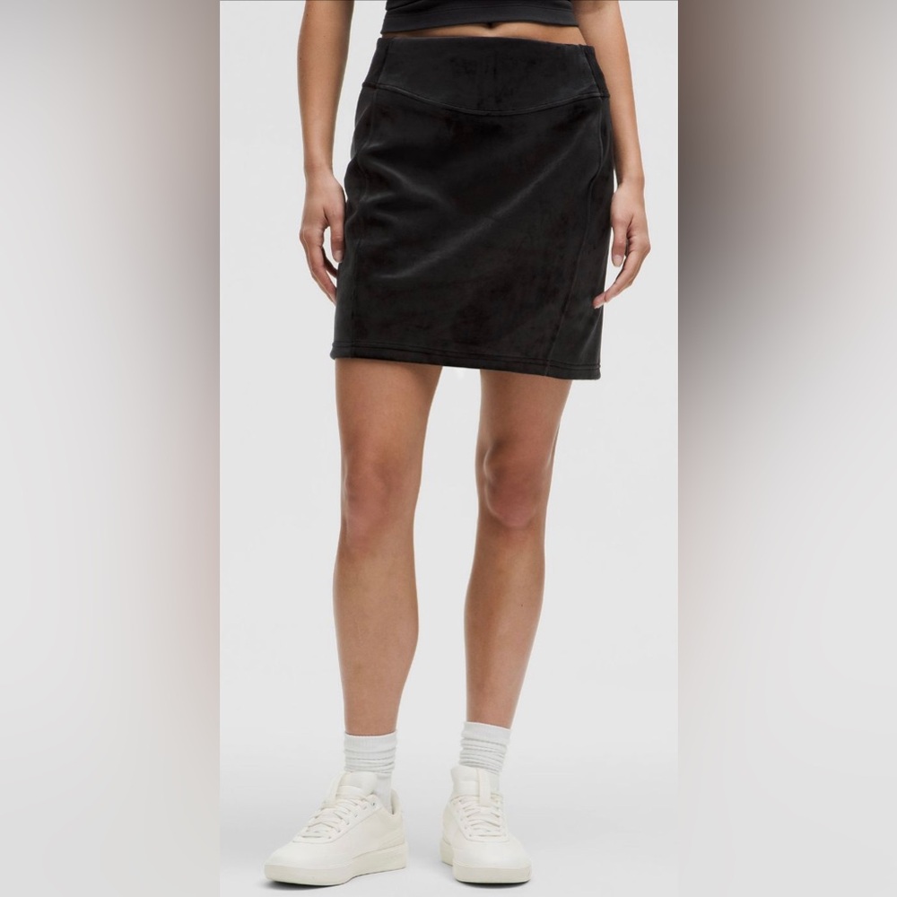Lululemon Scuba High-Rise Mini Skirt *Velvet - Black - Picture 2 of 9